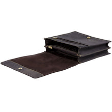 Load image into Gallery viewer, Visconti Harvard (M) - Leather Messenger Bag