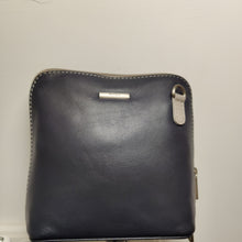 Load image into Gallery viewer, Vintage 820 Small Leather Shoulder Bag
