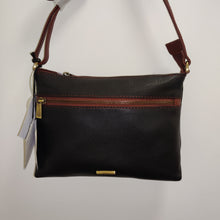 Load image into Gallery viewer, Vintage 879 Leather Shoulder Bag
