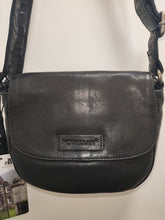 Load image into Gallery viewer, Rowallan Dupre Leather Bag
