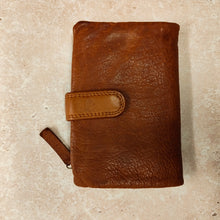 Load image into Gallery viewer, Rowallan Batisse Med Purse
