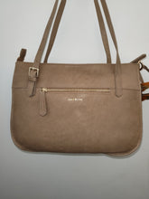 Load image into Gallery viewer, Gianni Conti Leather Handbag
