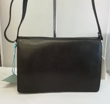 Load image into Gallery viewer, Classic 0501E  Leather Handbag
