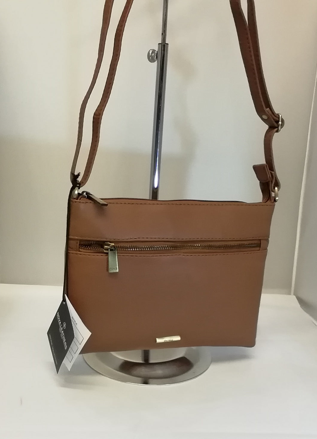 Vintage 879 Leather Shoulder Bag.