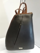 Load image into Gallery viewer, Vintage 814 Leather Backpack
