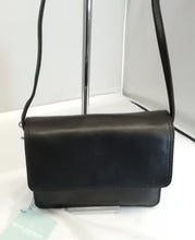 Load image into Gallery viewer, Classic 0702E Small Leather Shoulder Bag
