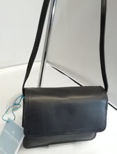 Load image into Gallery viewer, Classic 0702E Small Leather Shoulder Bag
