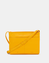 Load image into Gallery viewer, YB214 Highland Cow Handbag
