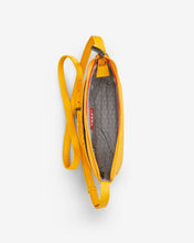 Load image into Gallery viewer, YB214 Highland Cow Handbag
