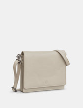 Load image into Gallery viewer, Stanton Triple Gusset Flap Over Bag

